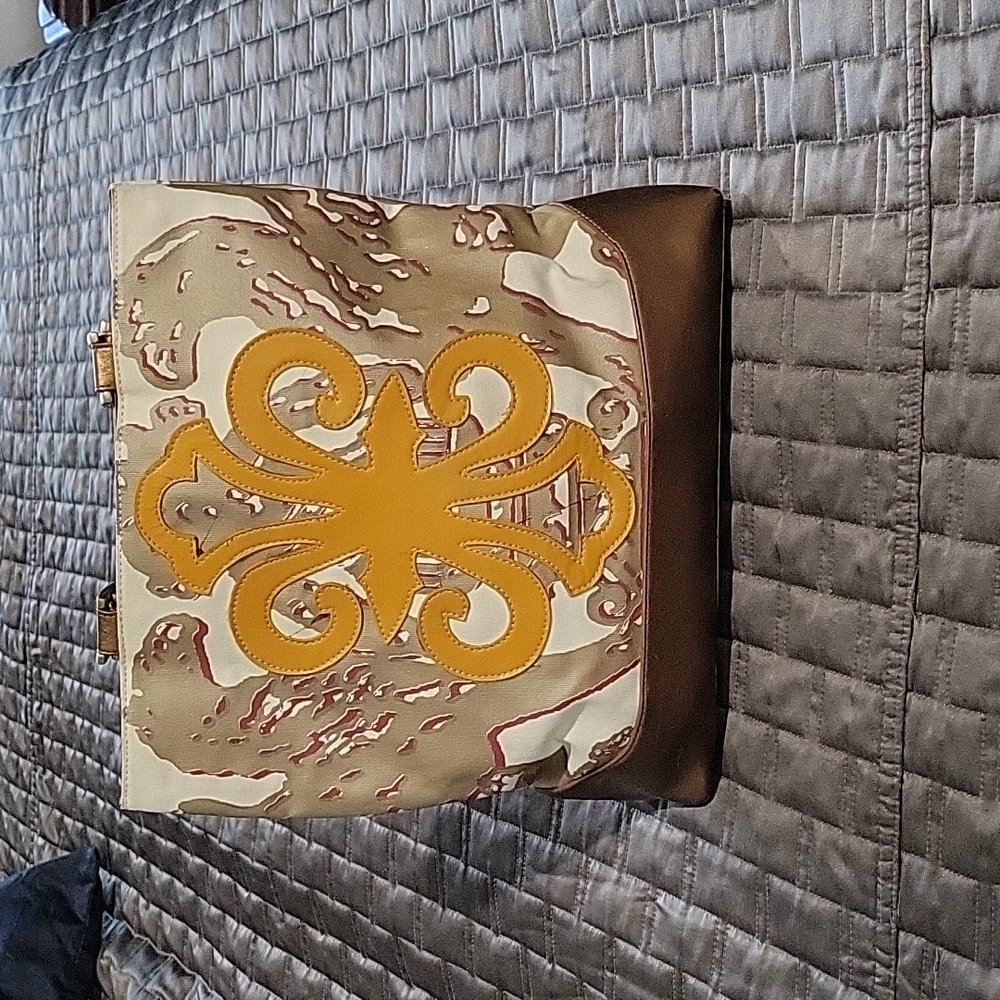 Fleur de lis purse